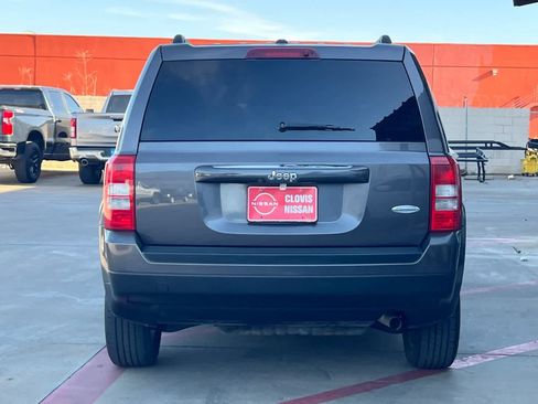 Used 2016 Jeep Patriot Latitude FWD image 8