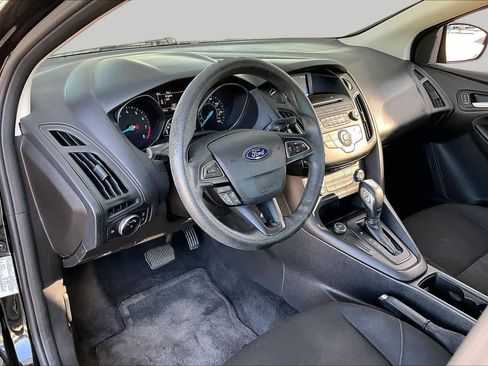 Used 2015 Ford Focus SE FWD image 18