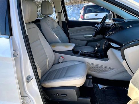 Used 2017 Ford Escape Titanium image 9