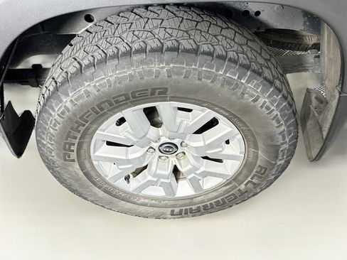 Used 2023 Nissan Frontier SV w/ SV Convenience Package AWD/4WD image 11