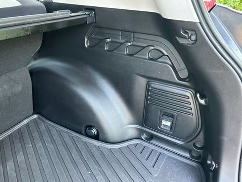 Used 2018 Toyota RAV4 Adventure AWD/4WD image 29