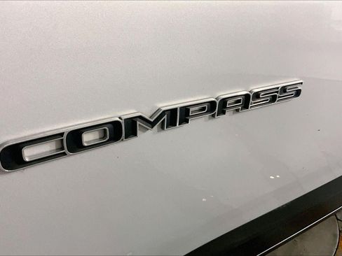 Used 2025 Jeep Compass Limited AWD/4WD image 8