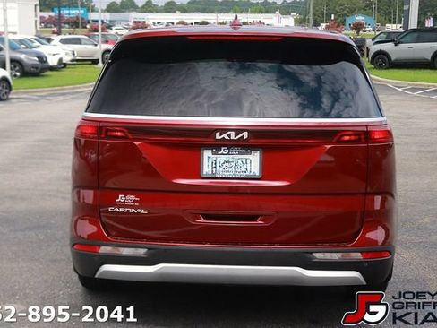 Certified 2024 Kia Carnival LX FWD image 6