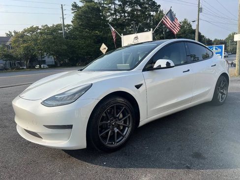 Used 2021 Tesla Model 3 Standard Range Plus RWD image 4