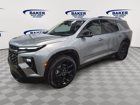 Used 2024 Chevrolet Traverse RS image 7