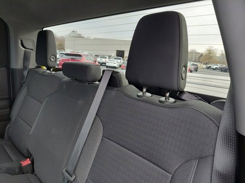 Used 2022 Chevrolet Silverado 1500 LT image 39