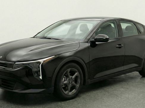 Used 2025 Kia K4 LXS image 3