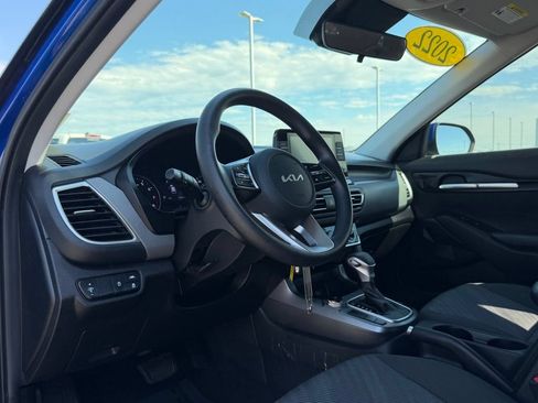 Used 2022 Kia Seltos LX AWD/4WD image 11