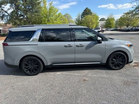 Used 2023 Kia Carnival SX image 6