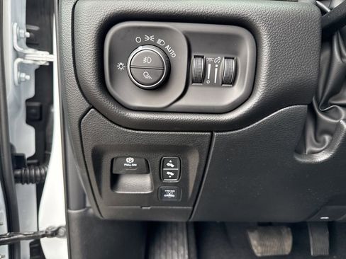 New 2026 RAM 1500 4x4 Crew Cab image 17