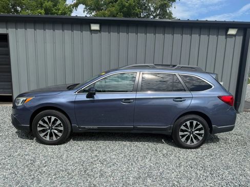 Used 2017 Subaru Outback 2.5i Limited AWD/4WD image 3