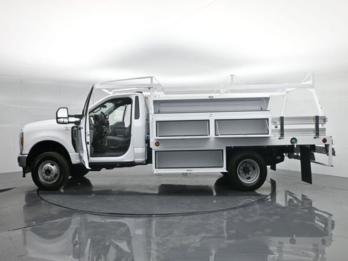 New 2024 Ford F350 XL w/ XL Chrome Package image 30