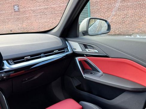 Used 2025 BMW X1 xDrive28i w/ Convenience Package image 19