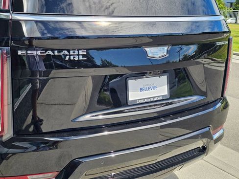 Used 2026 Cadillac Escalade IQL Luxury AWD/4WD image 15