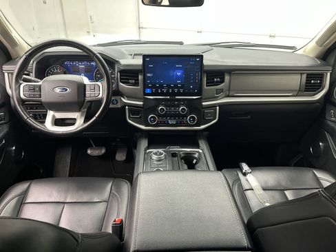 Used 2024 Ford Expedition XLT image 4