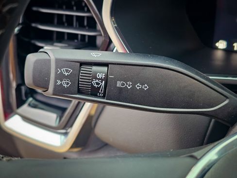 New 2026 GMC Canyon Elevation w/ Convenience Package image 17