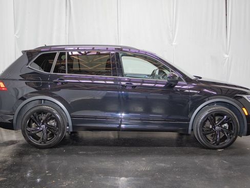 Used 2023 Volkswagen Tiguan SE R-Line AWD/4WD image 4