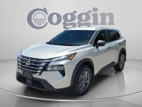 Used 2024 Nissan Rogue S AWD/4WD image 1