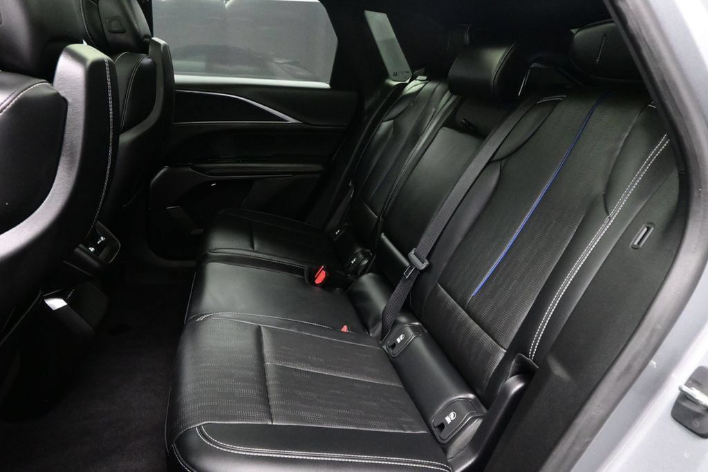 Used 2024 Cadillac Lyriq Sport RWD image 25