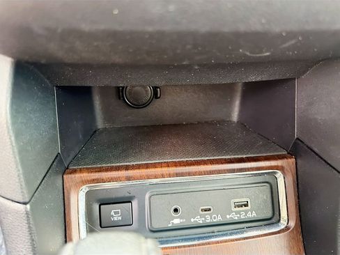 Used 2023 Subaru Ascent Touring image 33