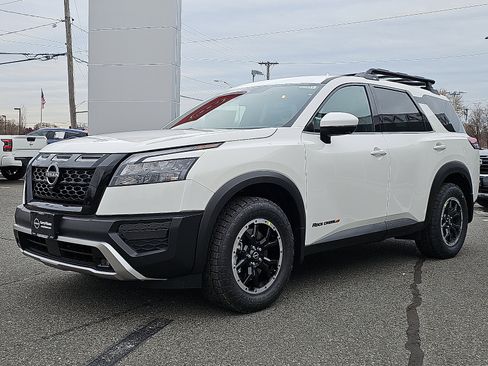 New 2025 Nissan Pathfinder Rock Creek image 2