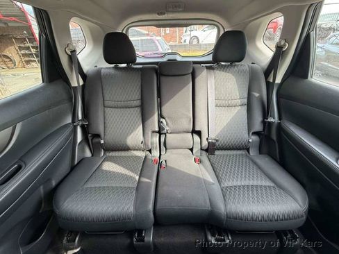 Used 2020 Nissan Rogue S FWD image 18