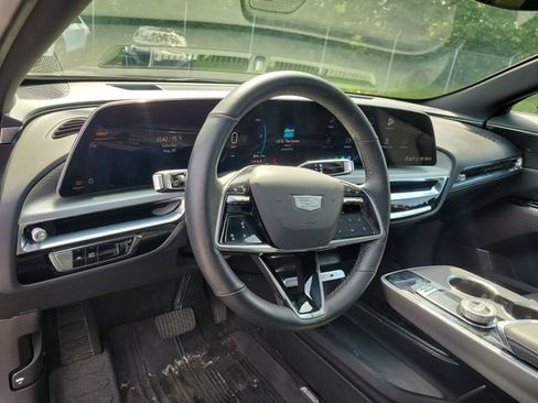 Certified 2024 Cadillac Lyriq Luxury AWD/4WD image 22