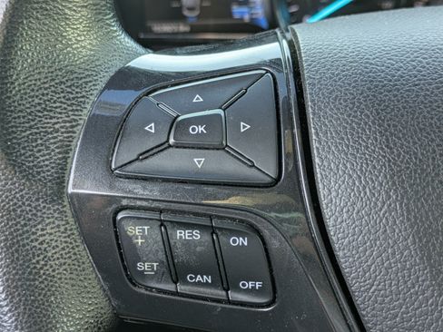 Used 2017 Ford Explorer XLT w/ Equipment Group 202A FWD image 22