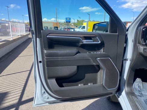 Used 2024 Chevrolet Silverado 1500 LT AWD/4WD image 10