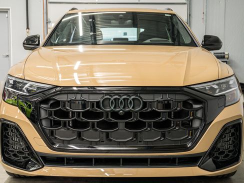 Used 2024 Audi SQ8 Prestige AWD/4WD image 4