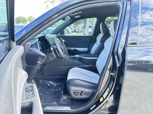 Used 2024 Lexus TX 500h AWD w/ Technology Package image 2