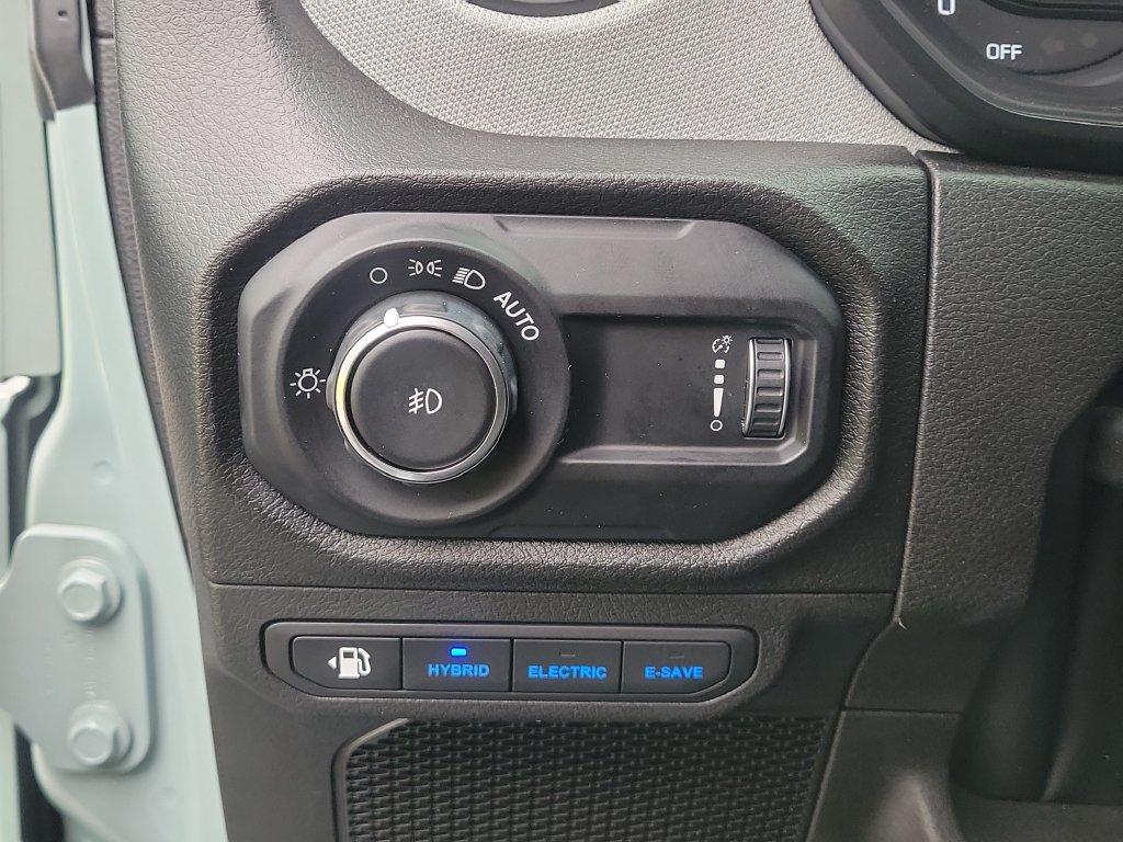 Used 2024 Jeep Wrangler Unlimited AWD/4WD image 13