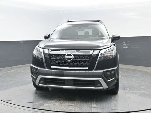 Used 2025 Nissan Pathfinder Rock Creek AWD/4WD image 19