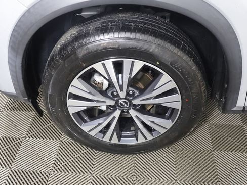 Used 2022 Nissan Rogue SV AWD/4WD image 15