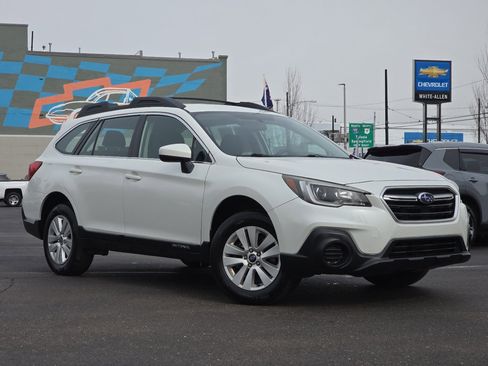 Used 2018 Subaru Outback 2.5i image 2