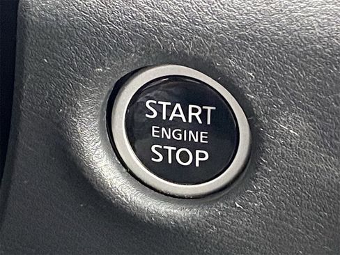 Certified 2025 Nissan Frontier S image 9