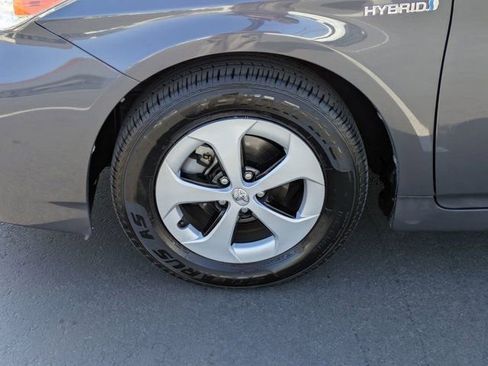 Used 2015 Toyota Prius Four image 9