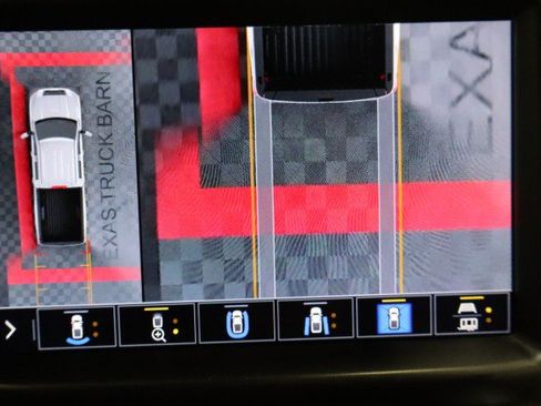 Used 2022 GMC Sierra 3500 Denali w/ Denali Ultimate Package AWD/4WD image 17