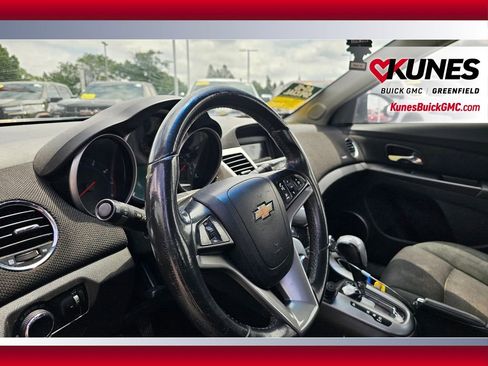 Used 2012 Chevrolet Cruze LT FWD image 11