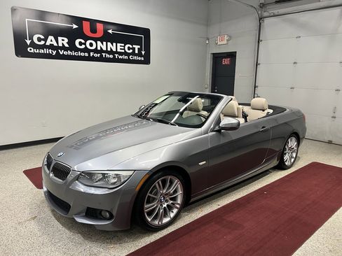 Used 2013 BMW 335i Convertible image 20