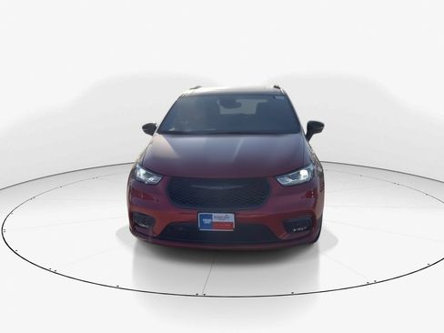 New 2026 Chrysler Pacifica Limited w/ S Appearance Package FWD image 3