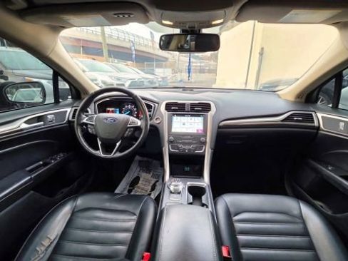 Used 2019 Ford Fusion SEL image 33
