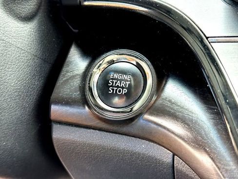 Used 2016 Toyota Avalon Limited w/ Toyota Safety Sense Package FWD image 14
