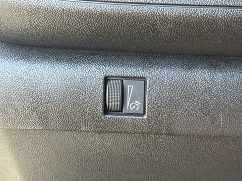 Used 2024 Chevrolet Colorado Trail Boss AWD/4WD image 26