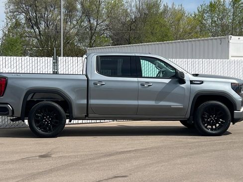 Used 2025 GMC Sierra 1500 Elevation image 3