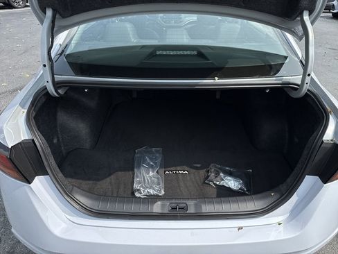 New 2025 Nissan Altima 2.5 SR image 19