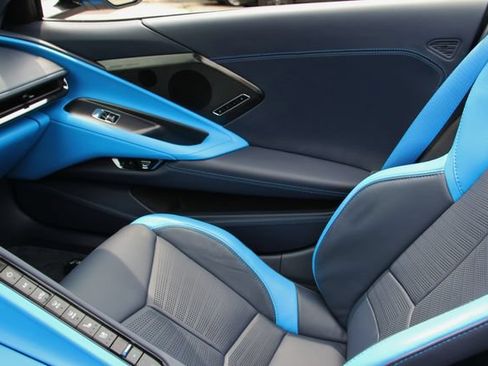 Used 2023 Chevrolet Corvette Stingray Premium Conv w/ Z51 Performance Package RWD image 35
