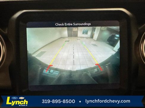 Used 2018 Jeep Wrangler Unlimited Sahara image 5