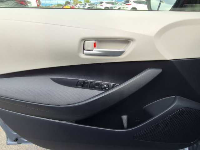 Used 2021 Toyota Corolla LE w/ Carpet Mat Package (TMS) FWD image 11