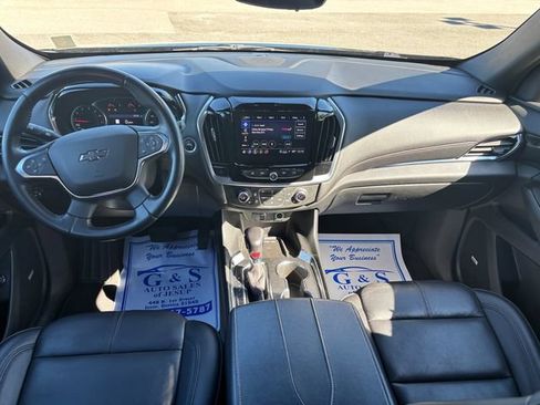 Used 2022 Chevrolet Traverse RS w/ LPO, 'HIT The Road' Package FWD image 14